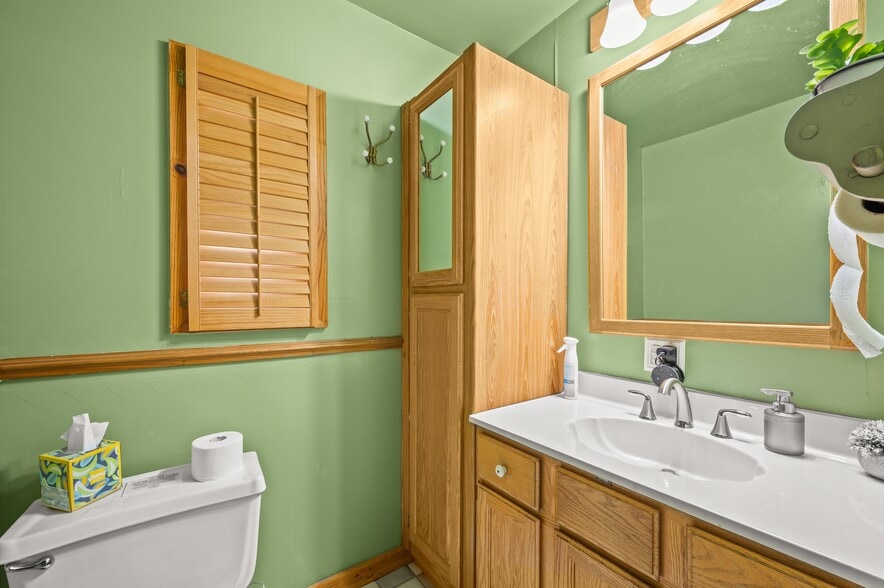 More Photos Of 231 E Buffalo St, New Buffalo Hotel For Sale