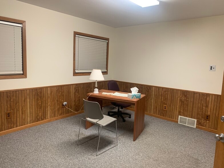More Photos Of 1902 W 1st St, Duluth Service For Lease