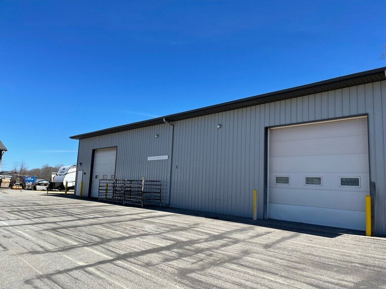 More Photos Of 3520 Rennie School Rd, Traverse City Warehouse For Lease