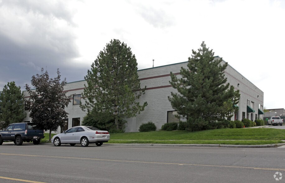 More Photos Of 585-597 W 9400 S, Sandy Warehouse For Lease