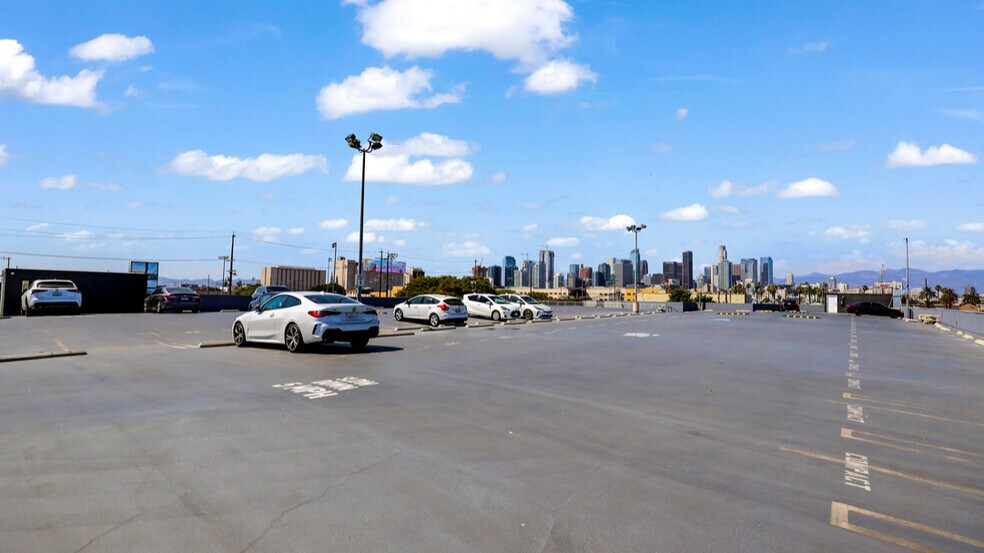 More Photos Of 2250 Maple Ave, Los Angeles Warehouse For Lease