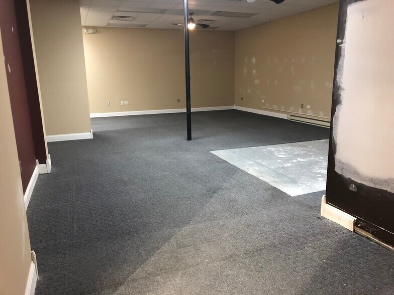 More Photos Of 235 N Greenbush Rd, Troy Unknown For Lease