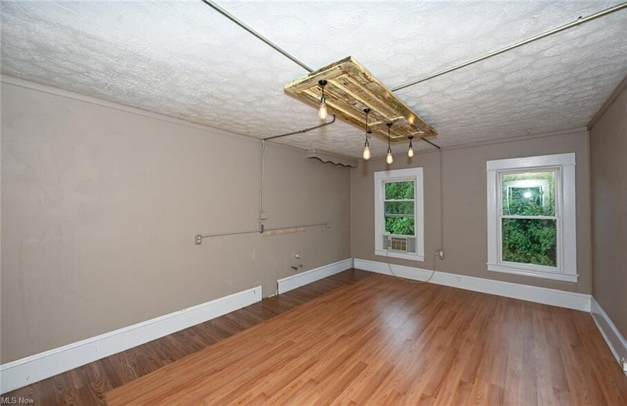 More Photos Of 10858 Ravenna Rd, Twinsburg Storefront Retail Office For Lease