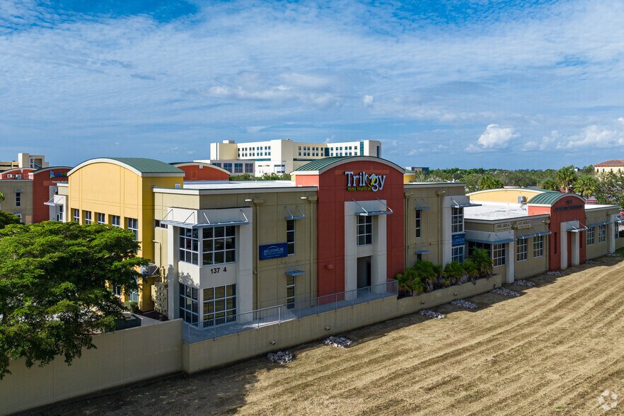 More Photos Of 13774 Plantation Rd, Fort Myers Medical For Lease