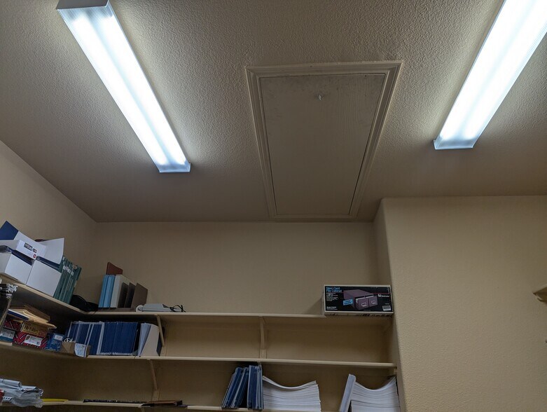 More Photos Of 1911 Corporate Dr, San Marcos Office For Lease