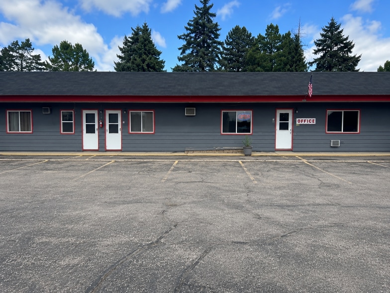 Primary Photo Of 403 5th St N, Wheaton Hotel For Sale