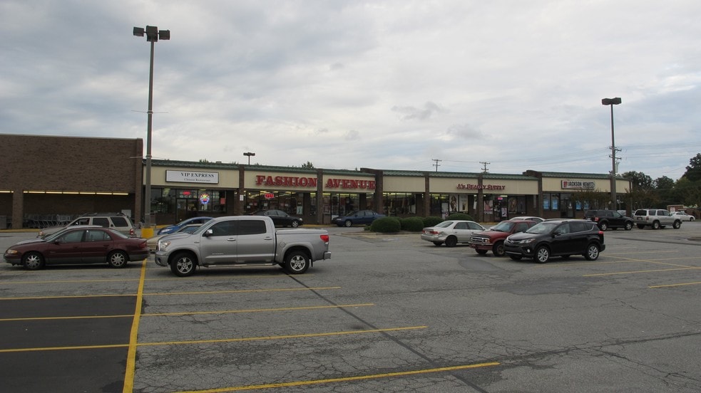 More Photos Of 108-124 W Meadowview Rd, Greensboro General Retail For Lease