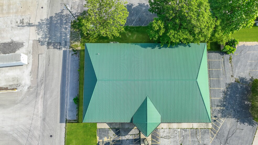 More Photos Of 3220 S Washington St, Marion Freestanding For Lease