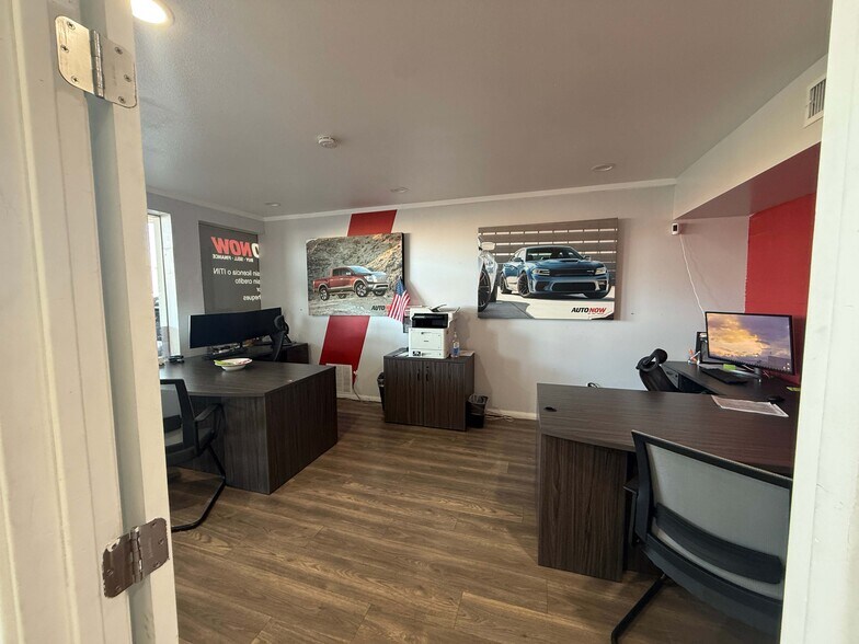 More Photos Of 83333 State Highway 111, Indio Auto Repair For Lease