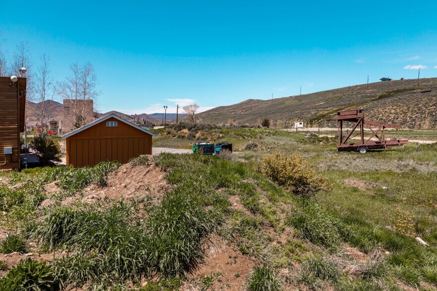 More Photos Of 700 Bitner Rd, Park City Office For Sale