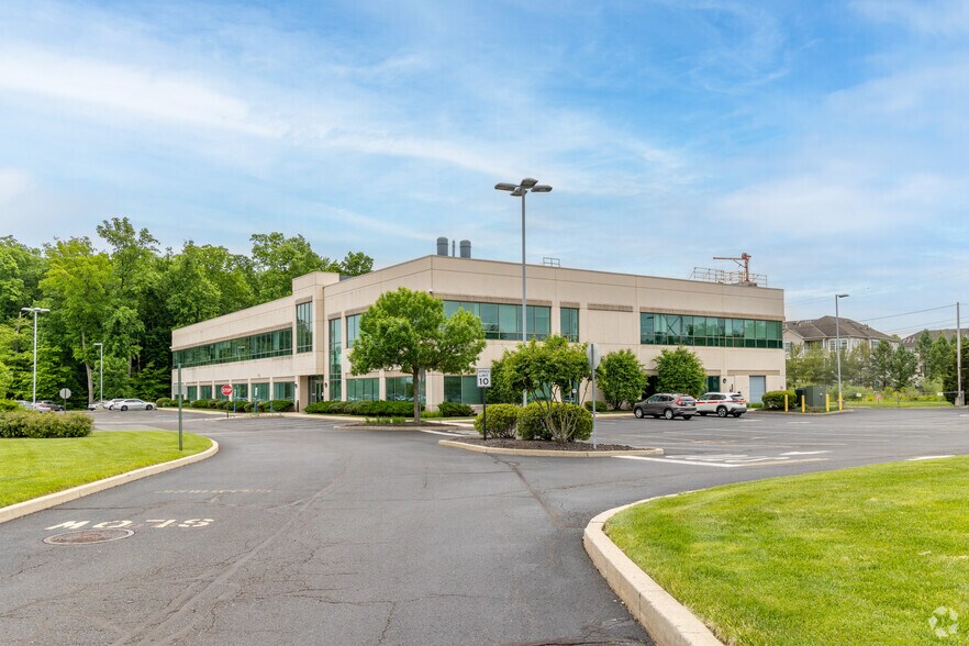 More Photos Of 801 Princeton South Corporate Ctr, Ewing Office For Lease