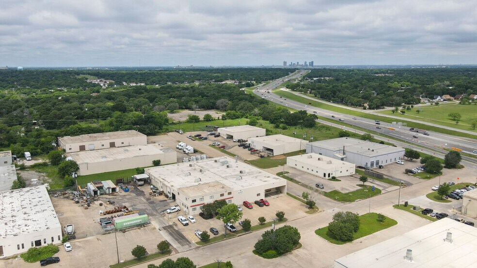 More Photos Of 4700 S Edgewood Ter, Fort Worth Distribution For Lease