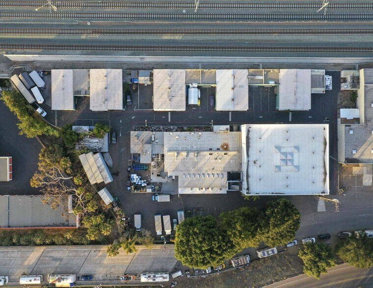 More Photos Of 4941 Pacific Hwy, San Diego Warehouse For Lease