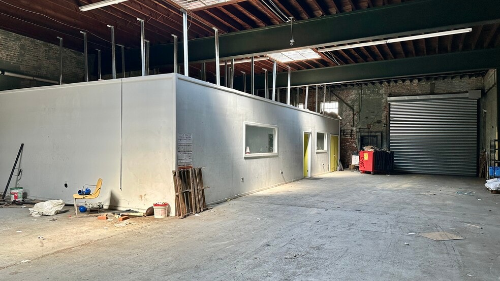 More Photos Of 191-193 Van Brunt St, Brooklyn Warehouse For Lease