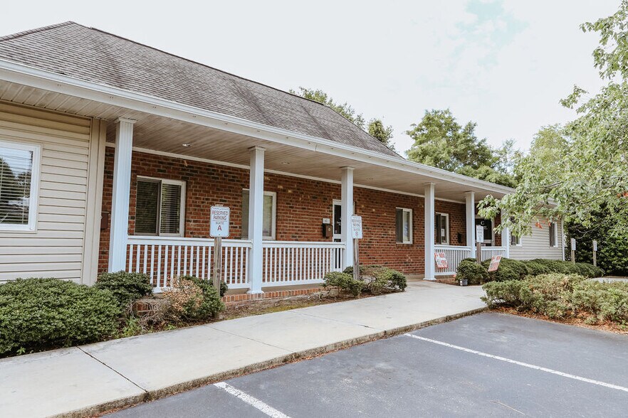 More Photos Of 1295 Old Us-1 Hwy S, Southern Pines Office For Sale