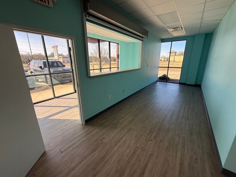 More Photos Of 3466 McCullough Blvd, Belden Storefront For Lease