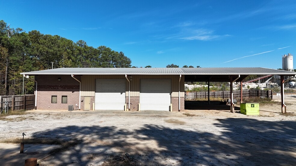 More Photos Of 505 Steele Dr, Hampton Manufacturing For Sale
