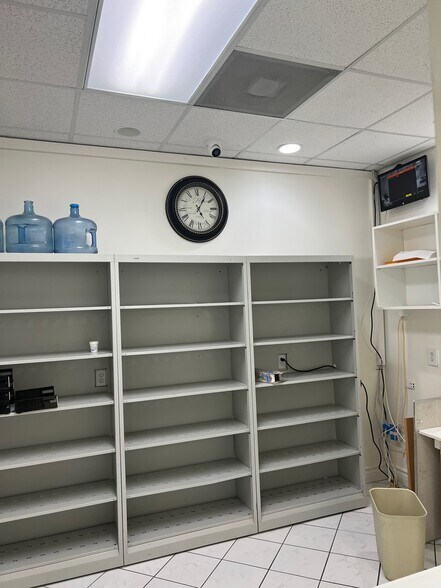 More Photos Of 22119 Sherman Way, Canoga Park Office For Lease
