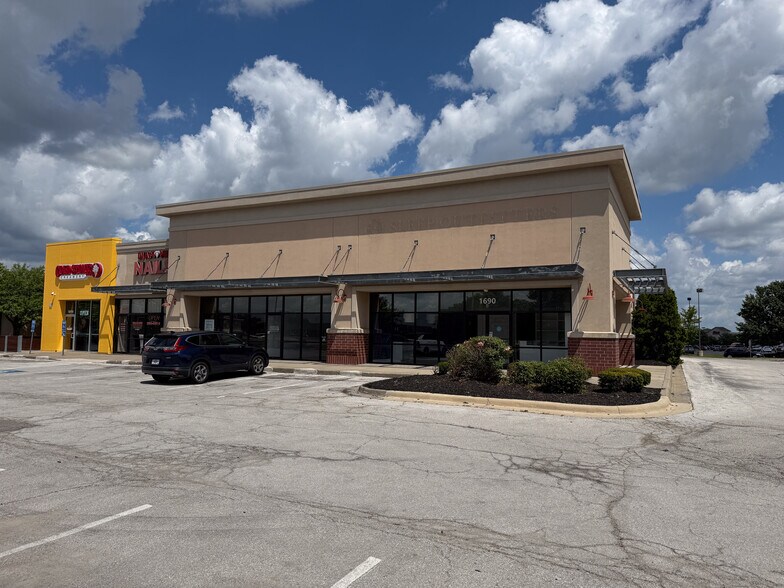 Primary Photo Of 1850-1860 Chipman Rd, Lee's Summit Unknown For Lease