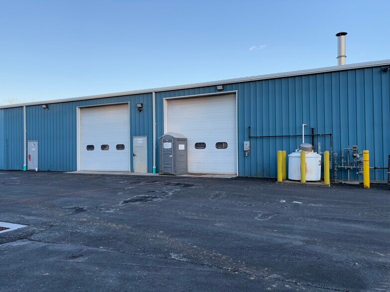 More Photos Of 115 Leonard Dr, Groton Service For Lease