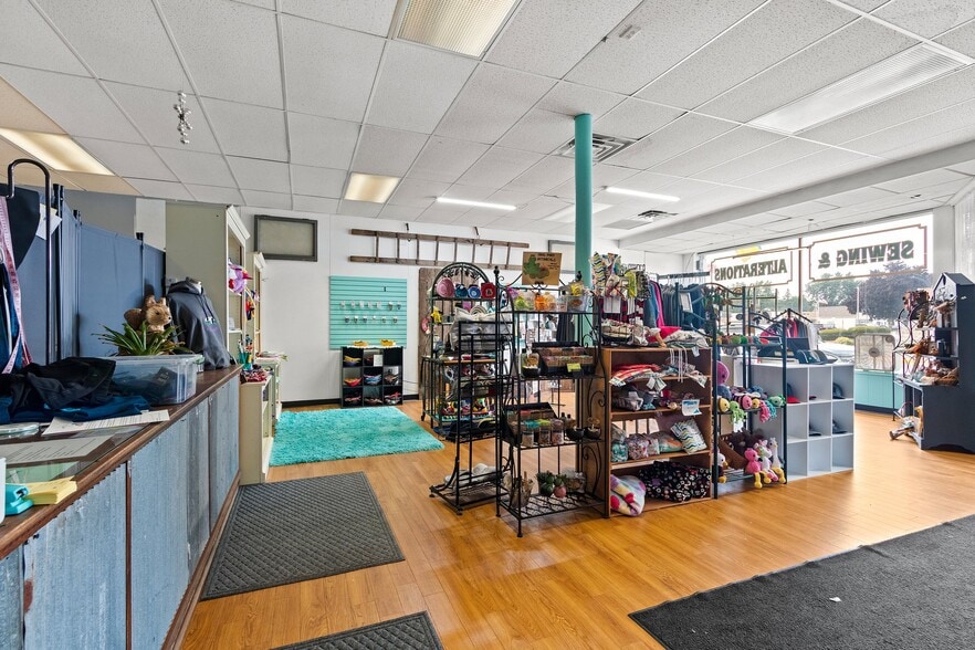 More Photos Of 118 E Pulaski St, Pulaski Storefront Retail Residential For Sale