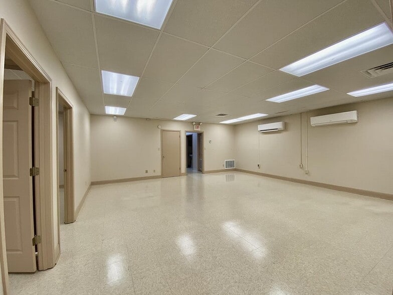 More Photos Of 1523-1529 Cliff Gookin Blvd, Tupelo Office For Lease