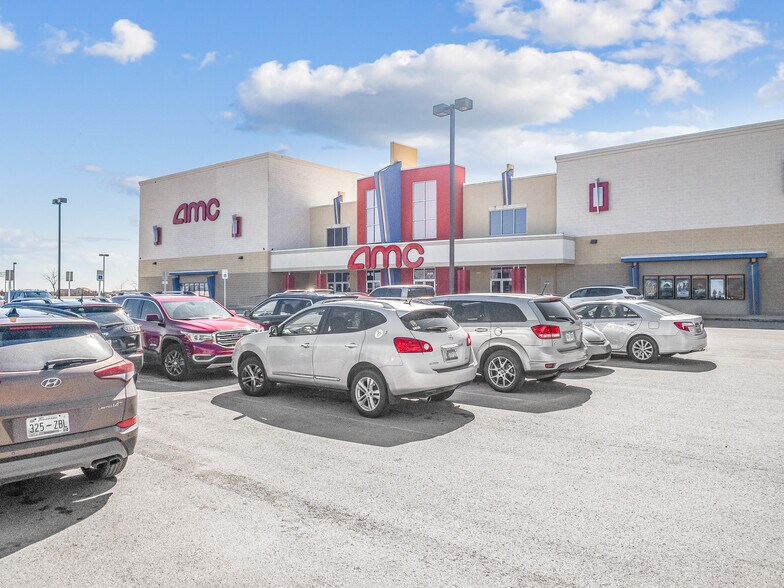 More Photos Of 2068 Crossings Cir, Spring Hill Movie Theatre For Sale