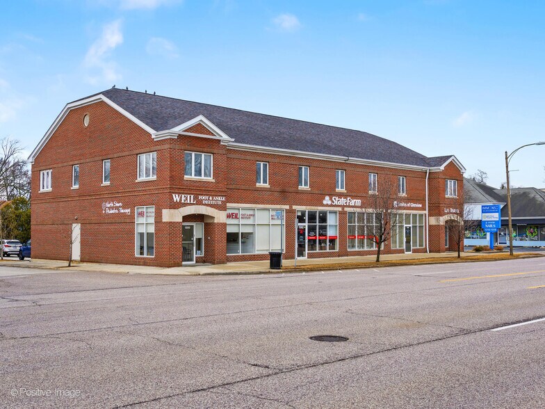 More Photos Of 1300-1308 Waukegan Rd, Glenview Loft Creative Space For Lease