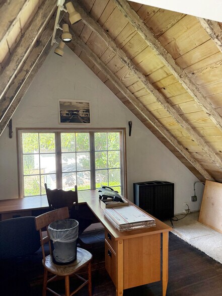 More Photos Of 1086 Coast Village Rd, Santa Barbara Office For Sale