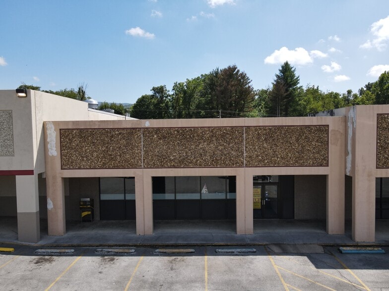 More Photos Of 1238 N Main Ave, Erwin Storefront For Lease