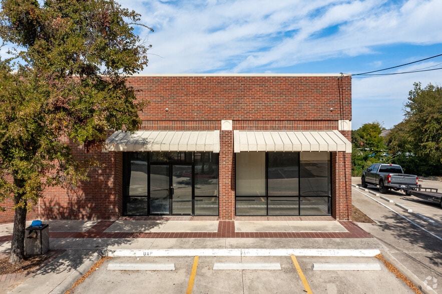 More Photos Of 101 E Corporate Dr, Lewisville Freestanding For Sale