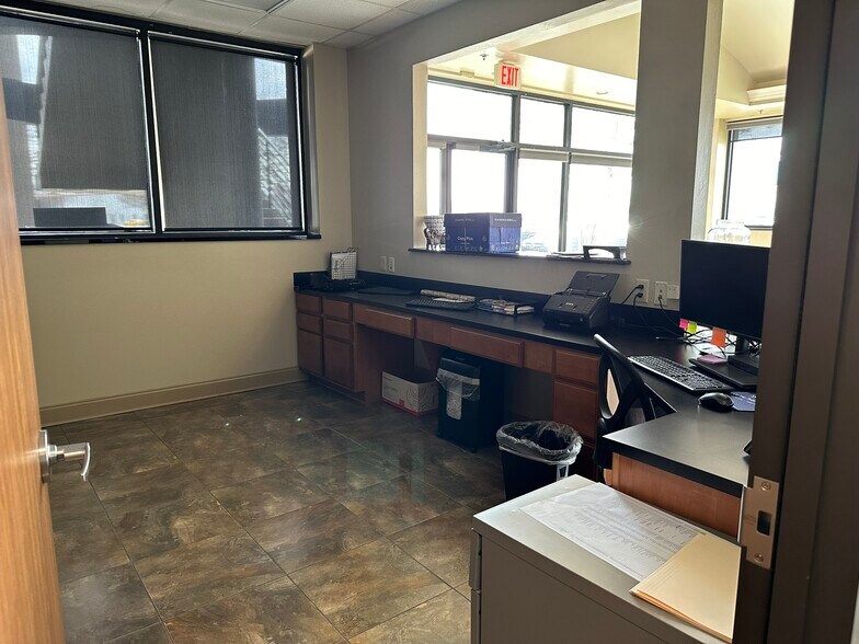 More Photos Of 4750 Sherwood Common Blvd, Baton Rouge Office For Lease