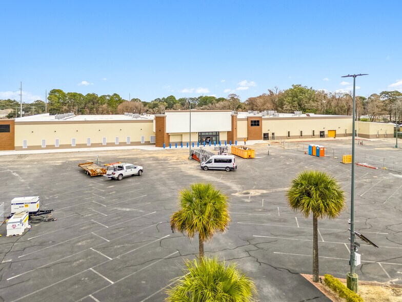 More Photos Of 546 Mary Esther Cut Off NW, Fort Walton Beach General Retail For Lease