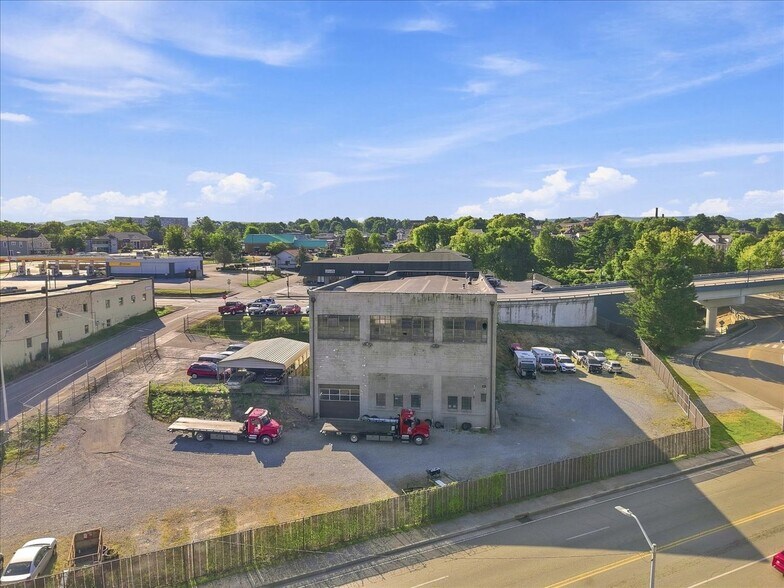 More Photos Of 529 E Broadway Ave, Maryville Auto Repair For Sale