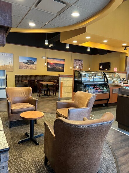 More Photos Of 269 16th St W, Dickinson Freestanding For Lease