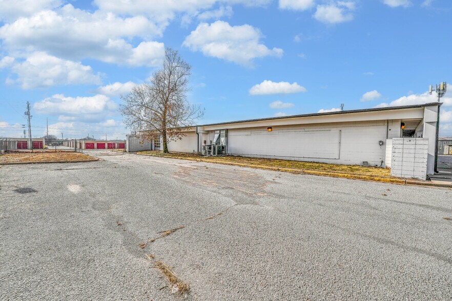 More Photos Of 6725 NW Atlanta Ave, Lawton Industrial For Lease