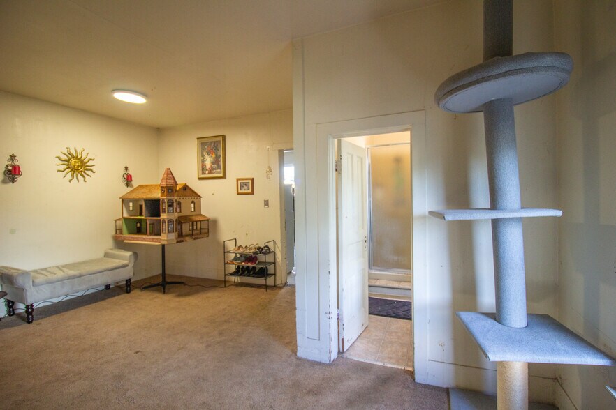 More Photos Of 1480 Myrtle Ave, Eureka General Retail For Sale