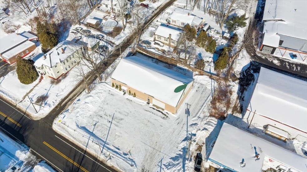 More Photos Of 210 Main St, Leicester Flex For Sale