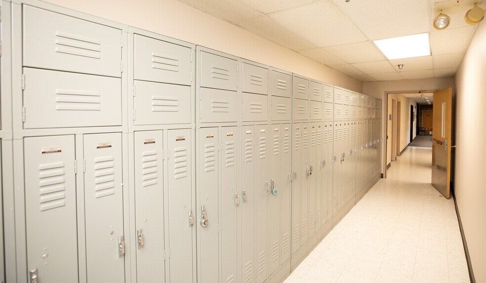 More Photos Of 8550 Marshall Dr, Lenexa Medical For Lease