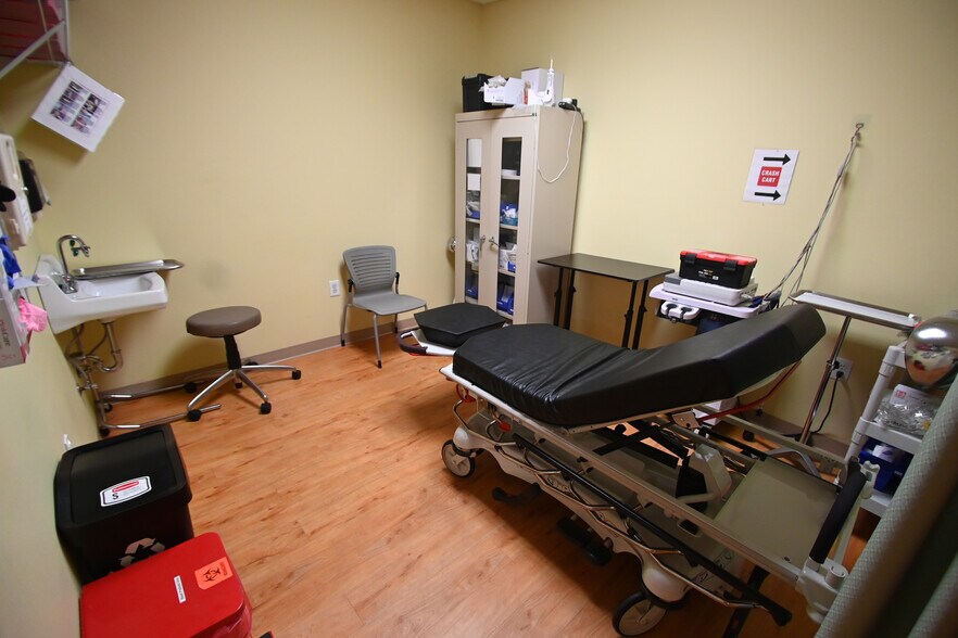 More Photos Of 5115 Palafox St, Pensacola Freestanding For Lease