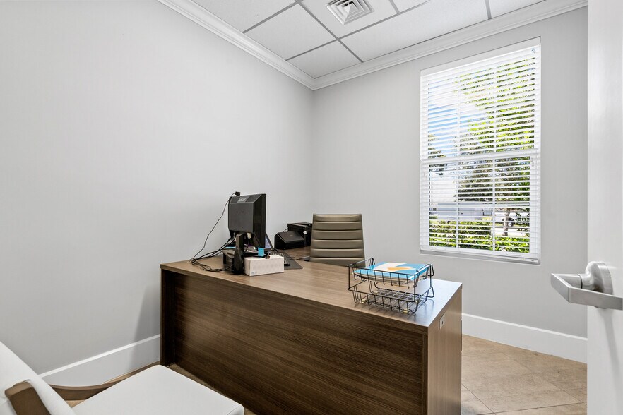 More Photos Of 2651 20th St, Vero Beach Medical For Sale