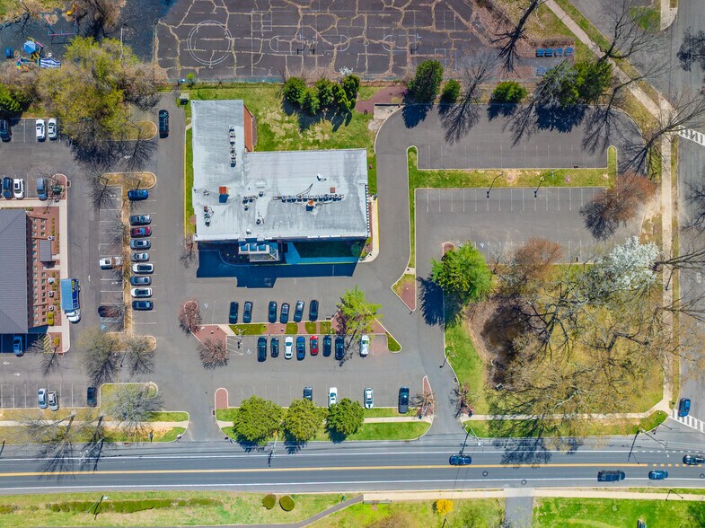 More Photos Of 340 E Maple Ave, Langhorne Office For Lease