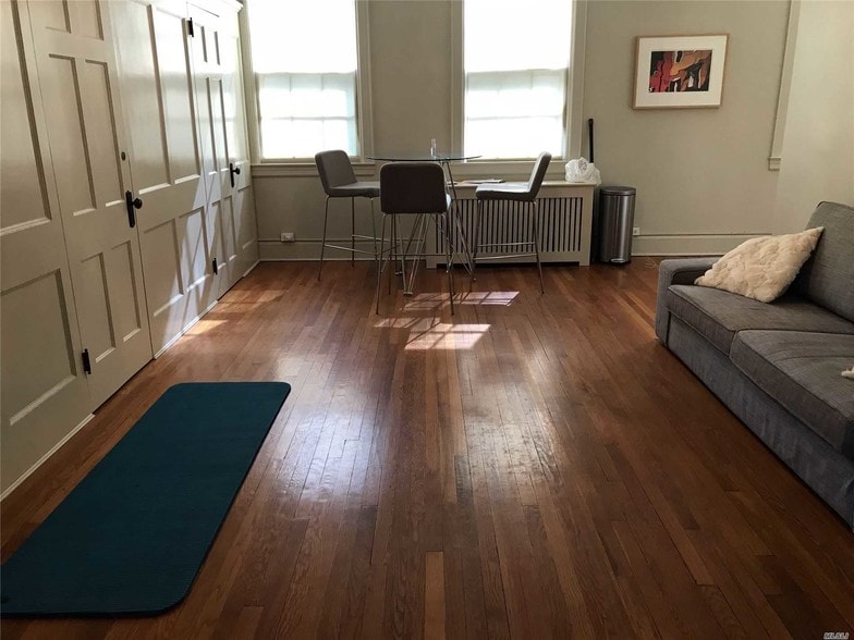 More Photos Of 41 Main St, Roslyn Freestanding For Lease