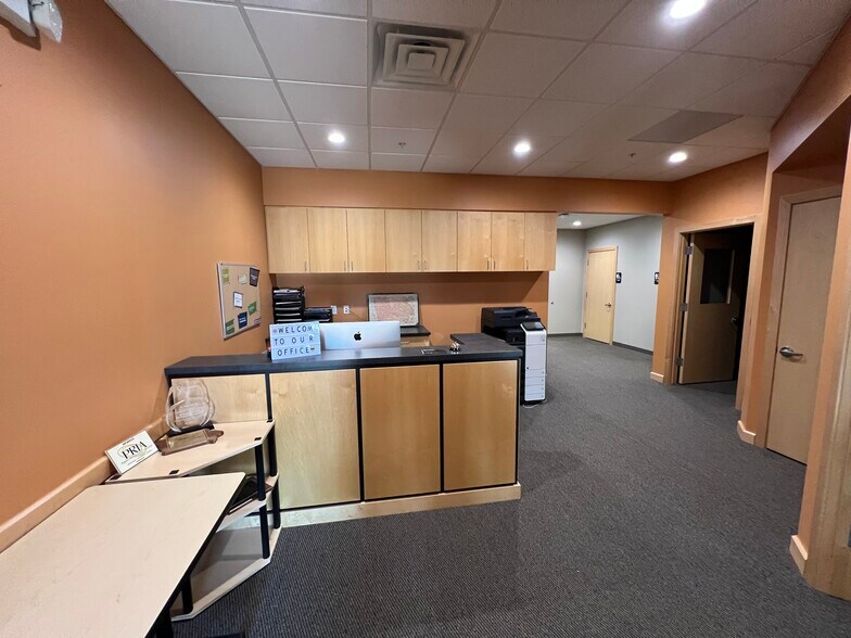 More Photos Of 8711 Windsor Pky, Johnston Office For Sale