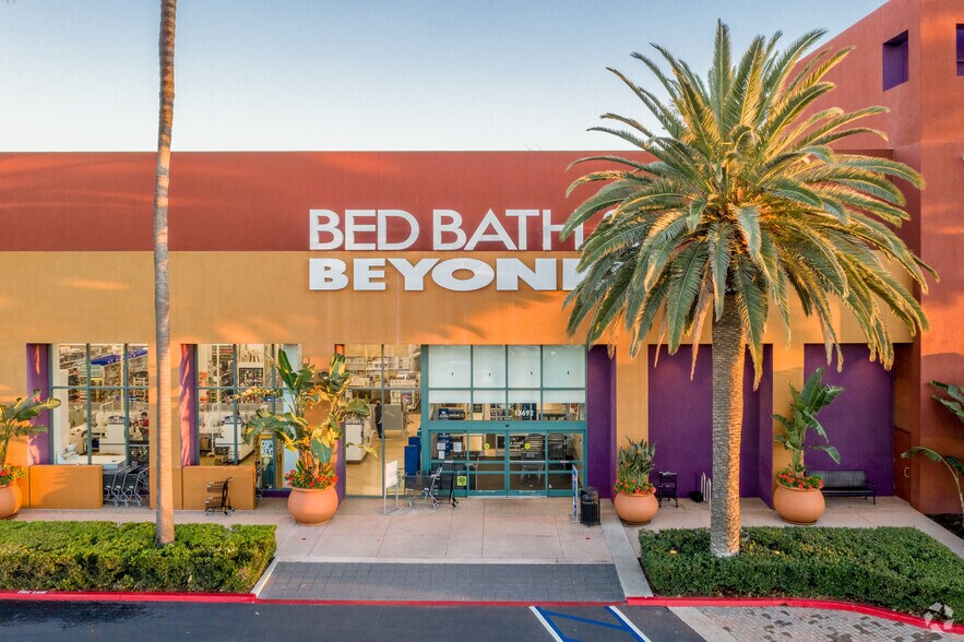 More Photos Of 2915-3011 El Camino Real, Tustin Unknown For Lease