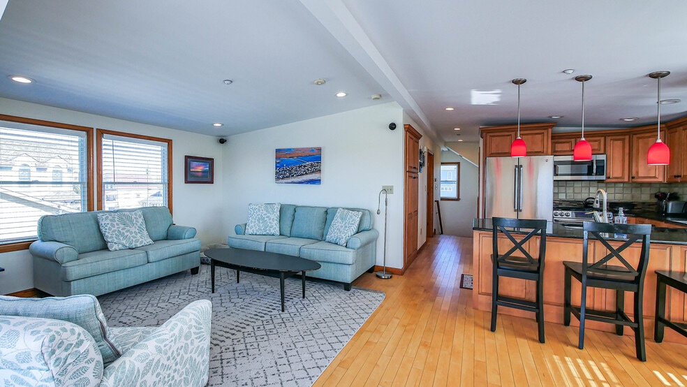 More Photos Of 236 S Bayview Dr, Strathmere Restaurant For Sale