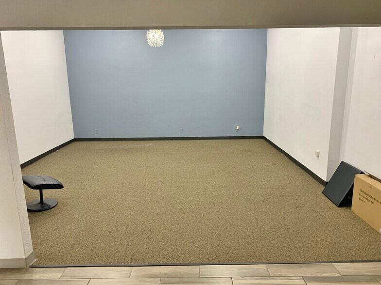 More Photos Of 7917 N May Ave, Oklahoma City Freestanding For Sale