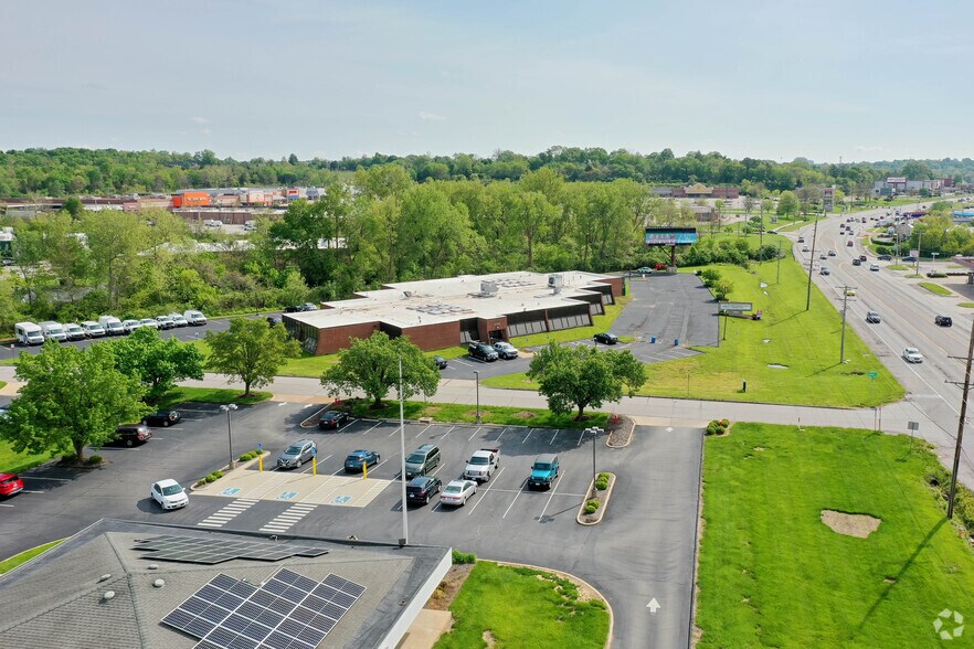 More Photos Of 13975 Manchester Rd, Manchester Medical For Lease