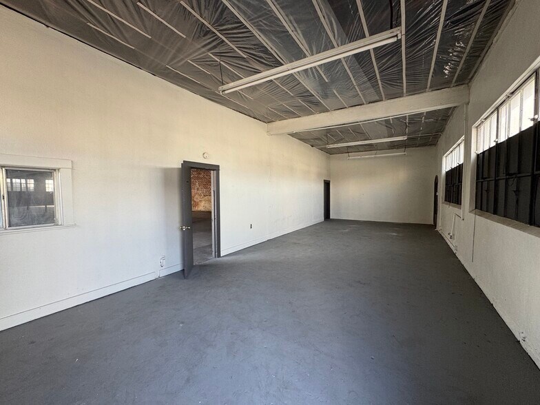 More Photos Of 2266 E 38th St, Vernon Warehouse For Lease