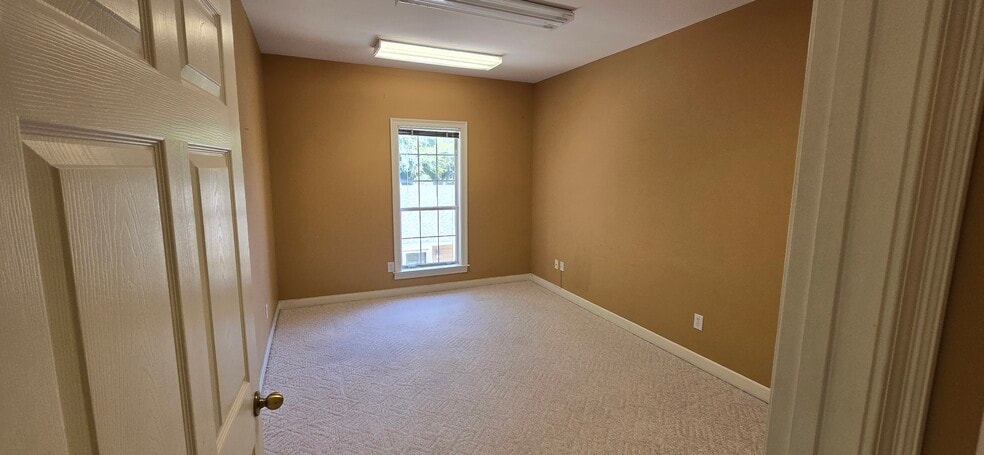 More Photos Of 2210 Main St, Daphne Office For Lease